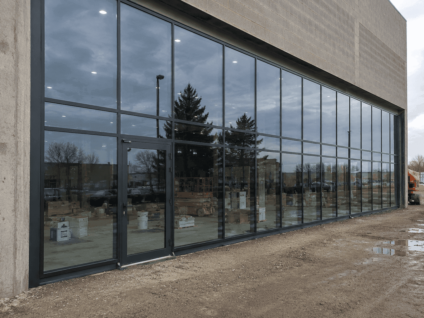 Réalisation d’un mur rideau aluminium pour bâtiment professionnel — photo 3
