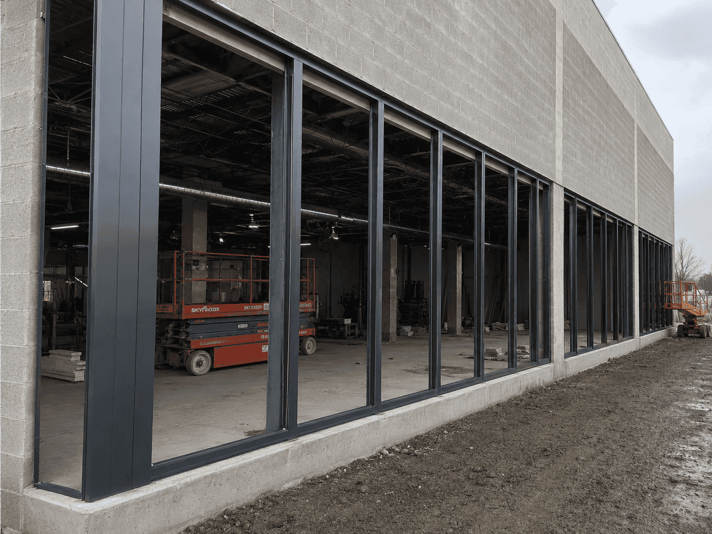 Réalisation d’un mur rideau aluminium pour bâtiment professionnel — photo 2